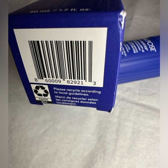 Lion Pose Ghost-Buster 100% Mineral Sunscreen SPF 42 with Super Zinc for No Whit - Picture 4 of 6